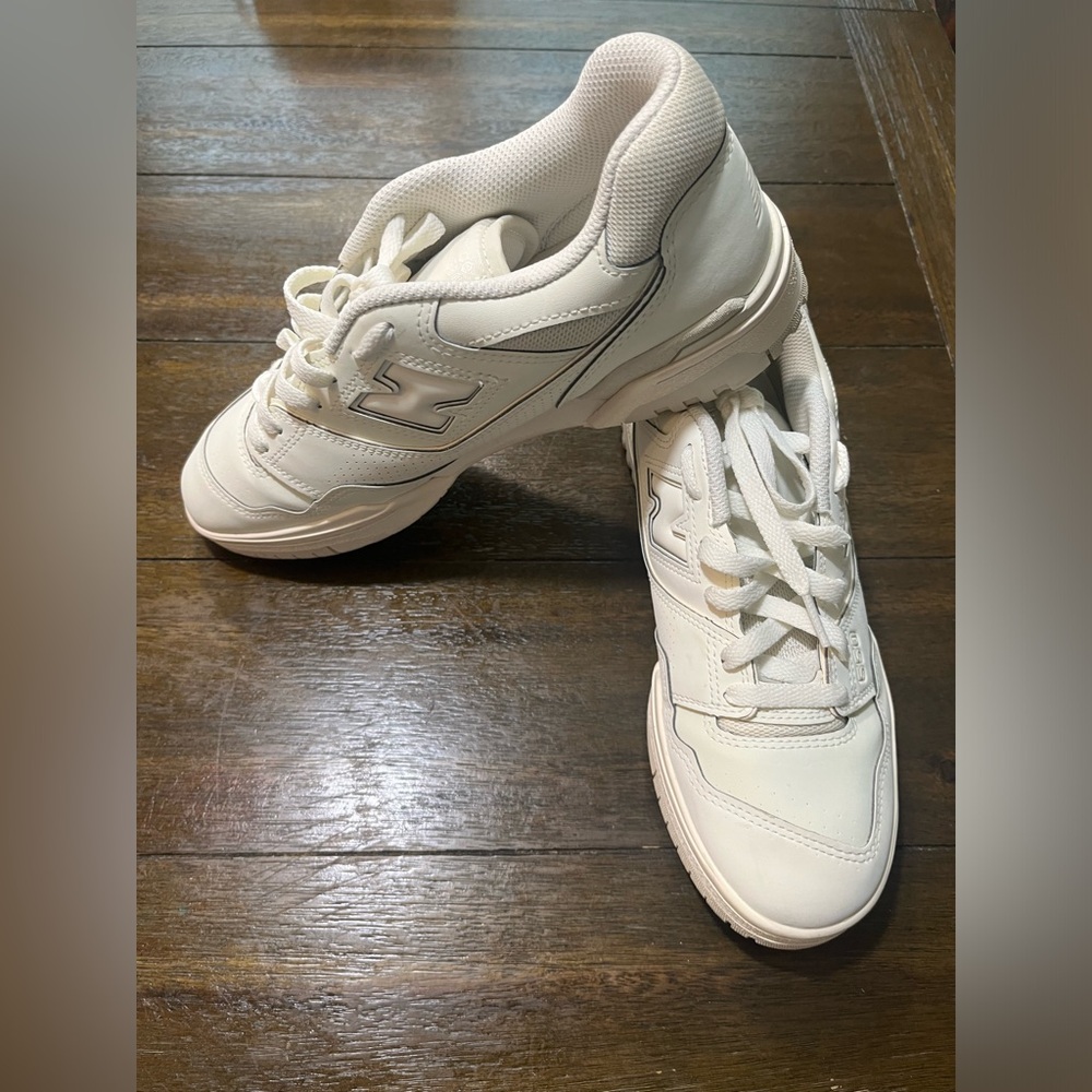 New balance 550 beige size 9. Excellent condition.